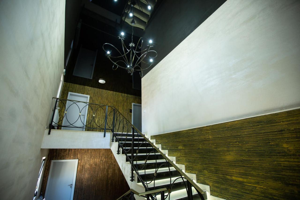 Renato House Hotell Târgu Jiu Eksteriør bilde