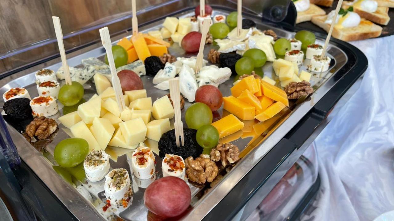 Renato House Hotell Târgu Jiu Eksteriør bilde