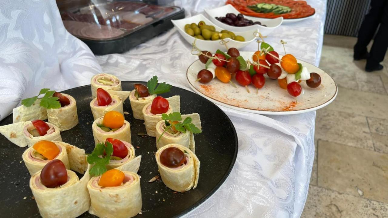 Renato House Hotell Târgu Jiu Eksteriør bilde