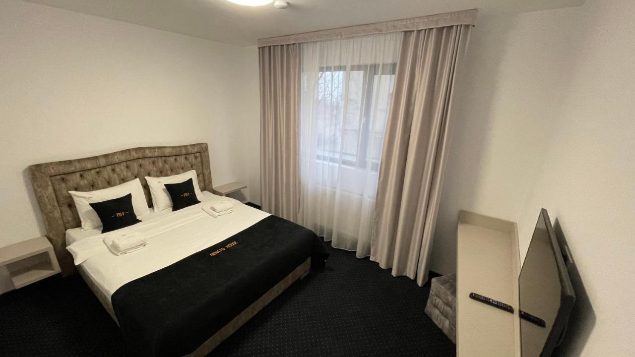 Renato House Hotell Târgu Jiu Eksteriør bilde