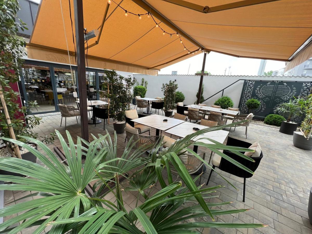 Renato House Hotell Târgu Jiu Eksteriør bilde