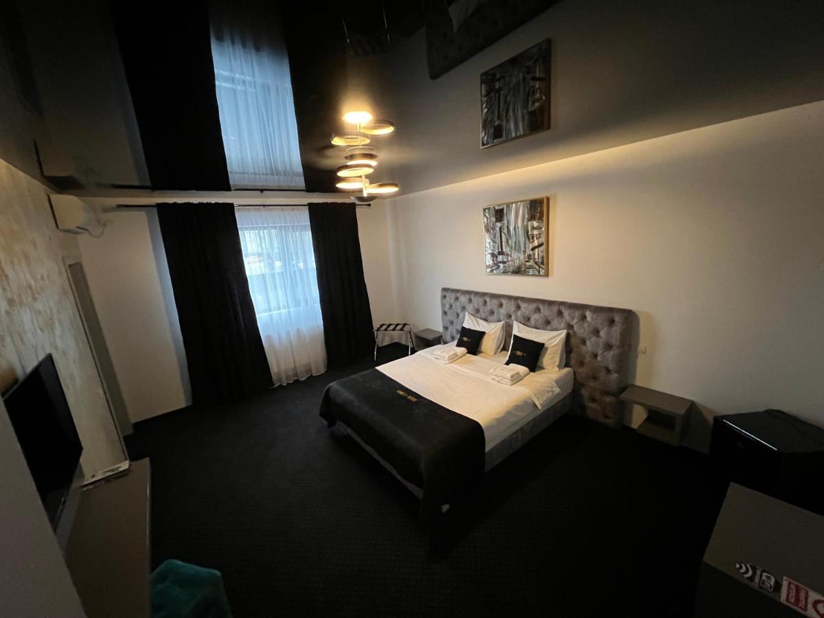 Renato House Hotell Târgu Jiu Eksteriør bilde