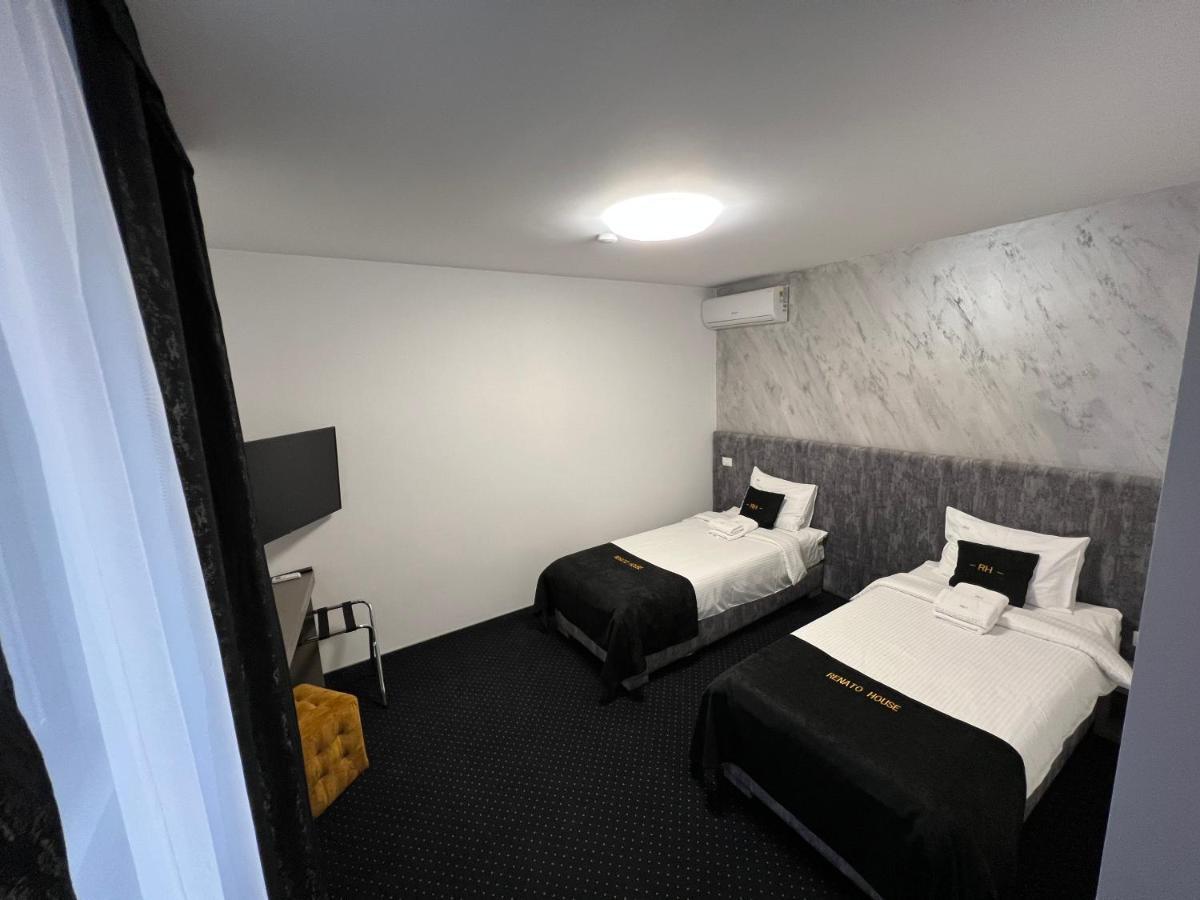 Renato House Hotell Târgu Jiu Eksteriør bilde