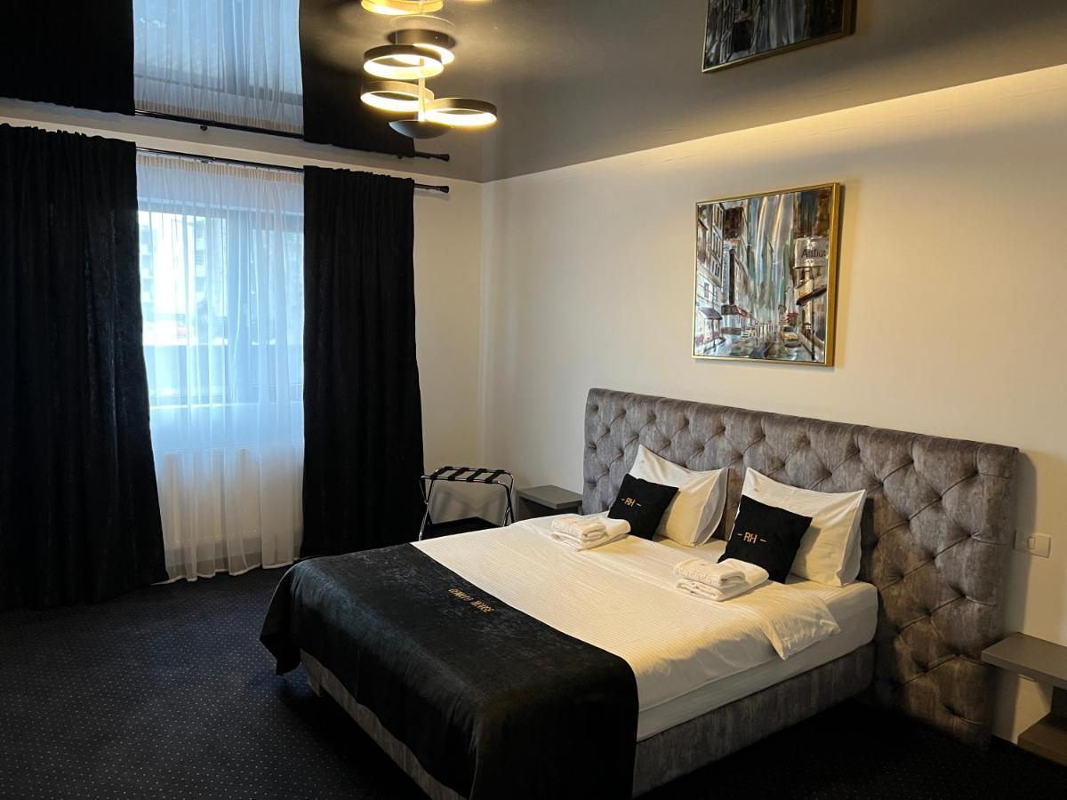 Renato House Hotell Târgu Jiu Eksteriør bilde